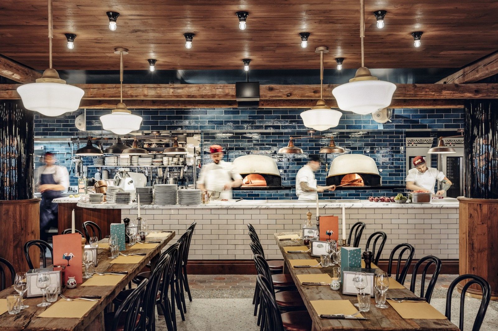 Nos chefs à l’œuvre dans notre restaurant.